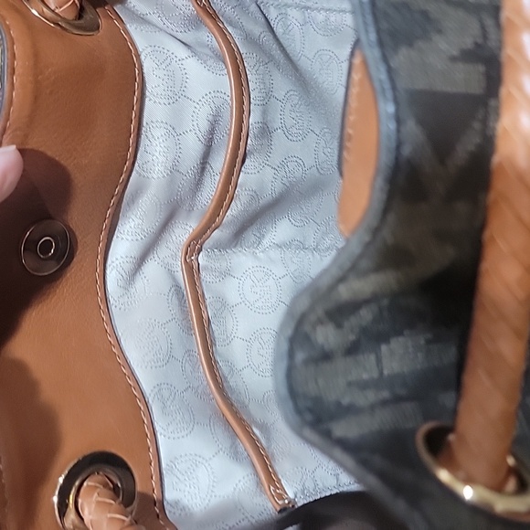 Michael Michael Kors  EUC Shoulder Bag - Picture 10 of 10